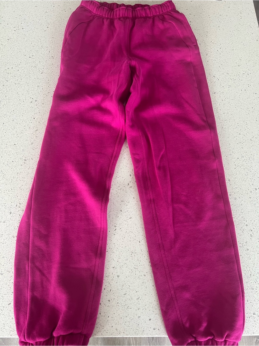 lululemon Scuba Mid Rise Oversized Jogger *Regular (NWT) Ripened Raspberry - Picture 4 of 15